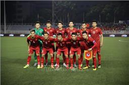 Mặt sân ngập nước trước trận U22 Việt Nam và U22 Singapore